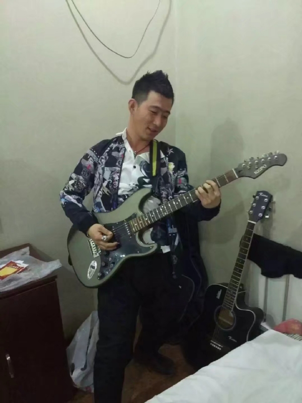 小吉他的第一张照片--厦门相亲网