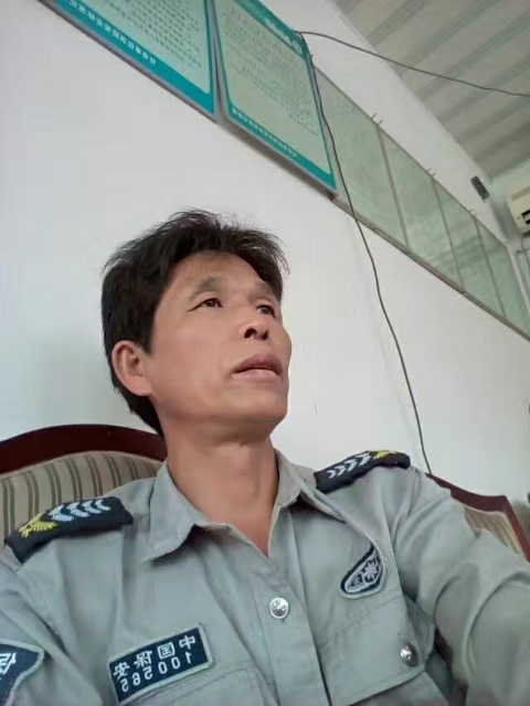 卧窗听雨的第一张照片--厦门相亲网