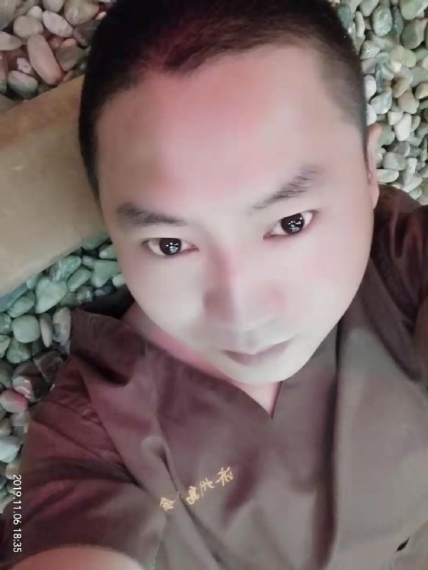 红枫叶的第一张照片--厦门相亲网
