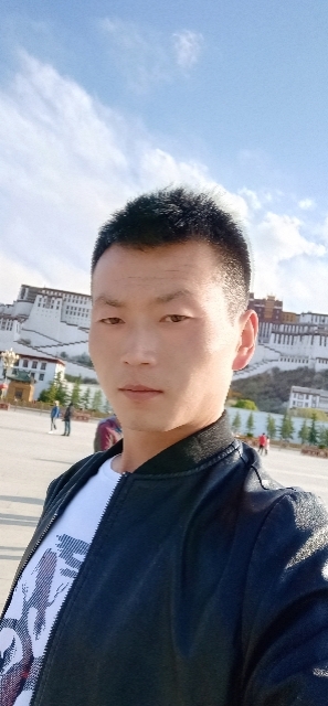 阳光下的小草的第二张照片--厦门相亲网
