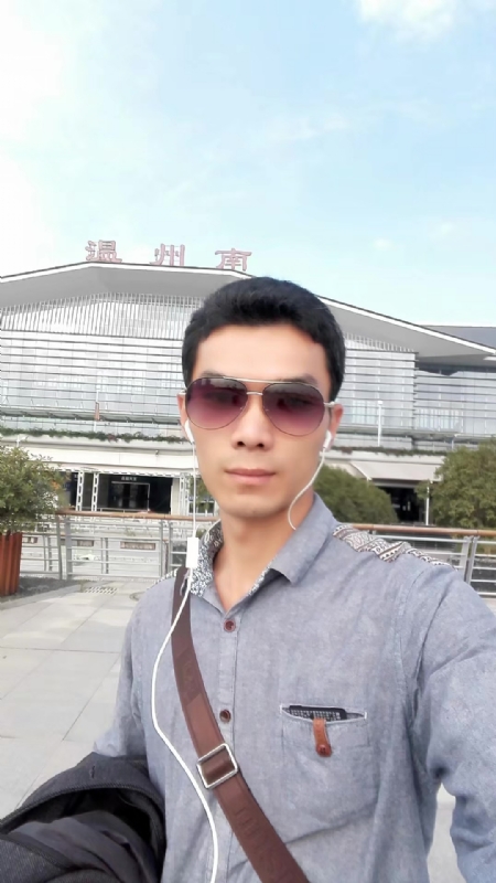 错把真心喂了狗的第三张照片--厦门相亲网