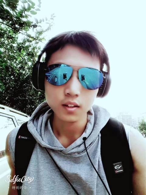 失意的人的第一张照片--厦门相亲网