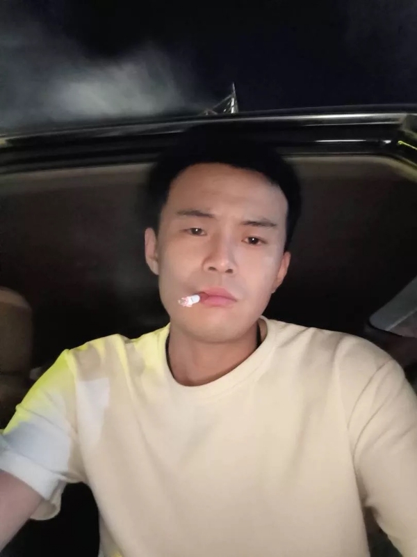 爱睡觉的土拨鼠的第一张照片--厦门相亲网