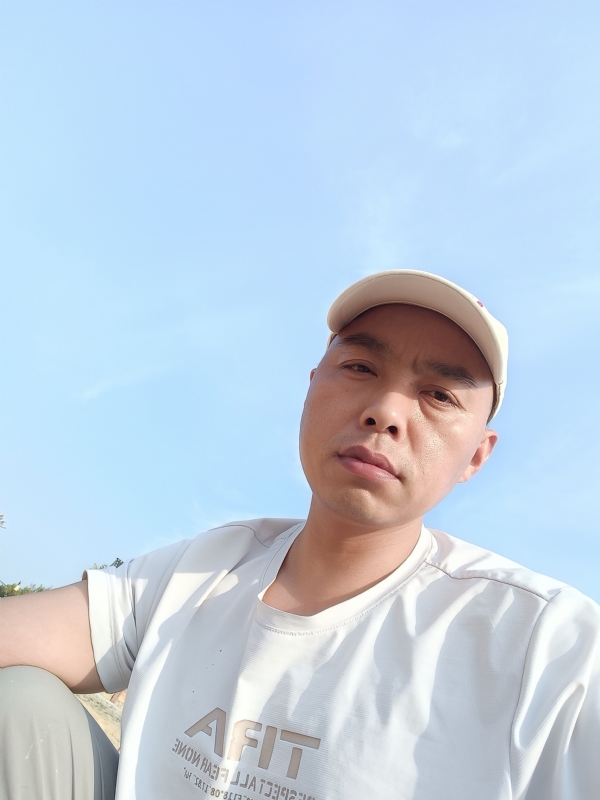哥哥的第一张照片--厦门相亲网