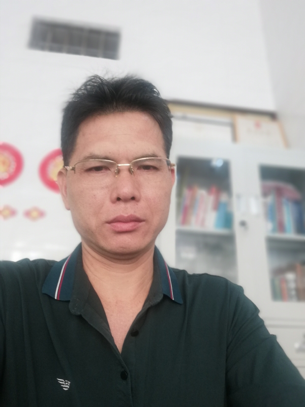 后视镜的第二张照片--厦门相亲网
